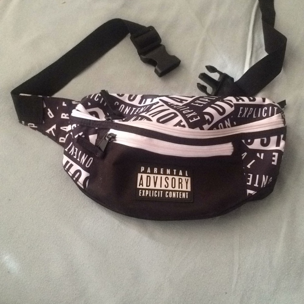 Parantal advisory fanny pack black bag